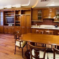 Traditional Medium Wood (Golden) Kitchen