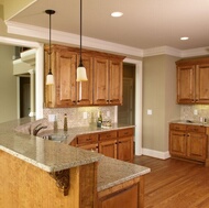 Traditional Medium Wood (Golden) Kitchen