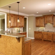 Traditional Medium Wood (Golden) Kitchen