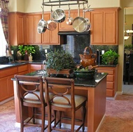 Traditional Medium Wood-Golden Kitchen