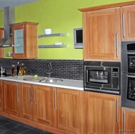 Traditional Medium Wood-Golden Kitchen