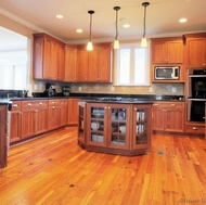 Traditional Medium Wood (Golden) Kitchen