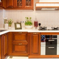 Traditional Medium Wood (Golden) Kitchen