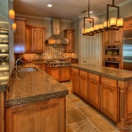 Traditional Medium Wood (Golden) Kitchen