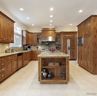 Traditional Medium Wood-Golden Kitchen