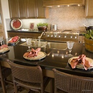 Traditional Medium Wood (Olive) Kitchen