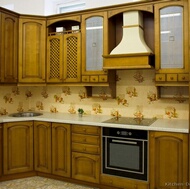 Traditional Medium Wood (Olive) Kitchen