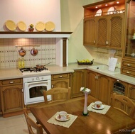 Traditional Medium Wood-Olive Kitchen