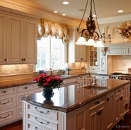 Traditional Two-Tone Kitchen