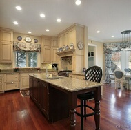 Traditional Antique White Kitchen