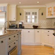 Traditional Two-Tone Kitchen