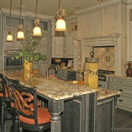 Traditional Antique White Kitchen