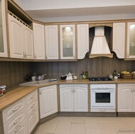 Traditional Two-Tone Kitchen