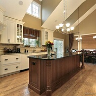 Traditional Antique White Kitchen