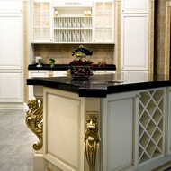 Traditional Two-Tone Kitchen