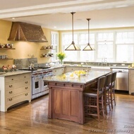 Traditional Green Kitchen