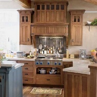 Traditional Two-Tone Kitchen