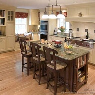 Traditional Antique White Kitchen