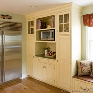 Traditional Two-Tone Kitchen