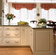 Traditional Two-Tone Kitchen