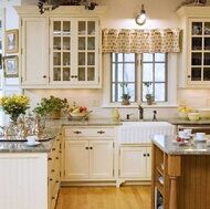 Traditional Two-Tone Kitchen