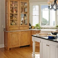 Traditional Two-Tone Kitchen