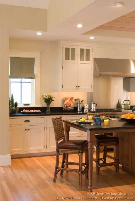 Traditional Two-Tone Kitchen Cabinets