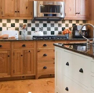 Traditional Two-Tone Kitchen