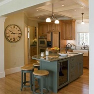 Traditional Two-Tone Kitchen