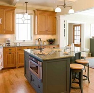 Traditional Two-Tone Kitchen