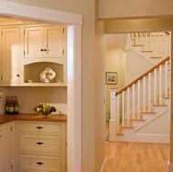 Traditional Two-Tone Kitchen