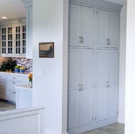 Transitional Kitchen Design with Shaker Style Cabinets