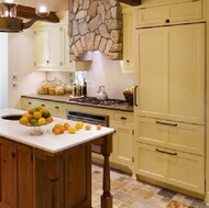 Traditional Two-Tone Kitchen