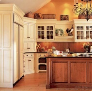 Traditional Antique White Kitchen