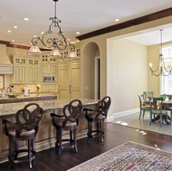 Traditional Antique White Kitchen