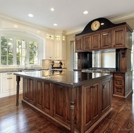 Traditional Two-Tone Kitchen