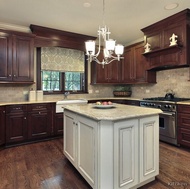 Traditional Two-Tone Kitchen