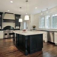 Traditional Two-Tone Kitchen