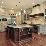 Traditional Two-Tone Kitchen