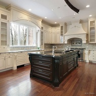 Traditional Antique White Kitchen