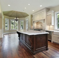 Traditional Antique White Kitchen