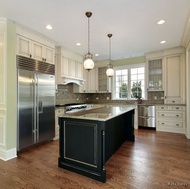 Traditional Antique White Kitchen