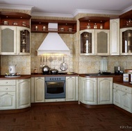 Traditional Two-Tone Kitchen