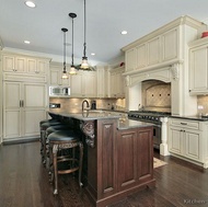 Traditional Kitchen Cabinets