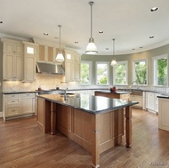 Traditional Two-Tone Kitchen