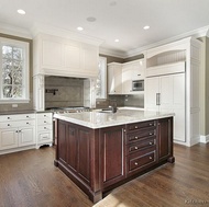 Traditional Two-Tone Kitchen