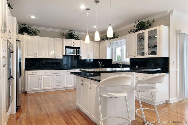 pictures of kitchens - traditional - white kitchen cabinets (page 4)