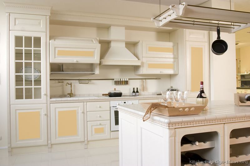 White Wood Kitchen Cabinets with Doors