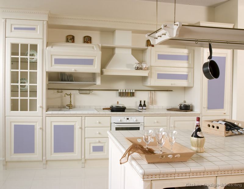 White Cabinets with Glass Doors | 800 x 618 · 61 kB · jpeg | 800 x 618 · 61 kB · jpeg